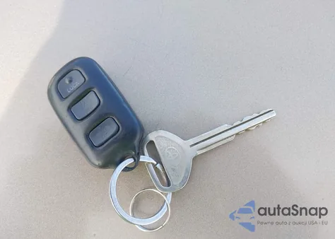 2005 Toyota Camry Le z USA, uszkodzony, nr VIN 4T1BE32K85U080394